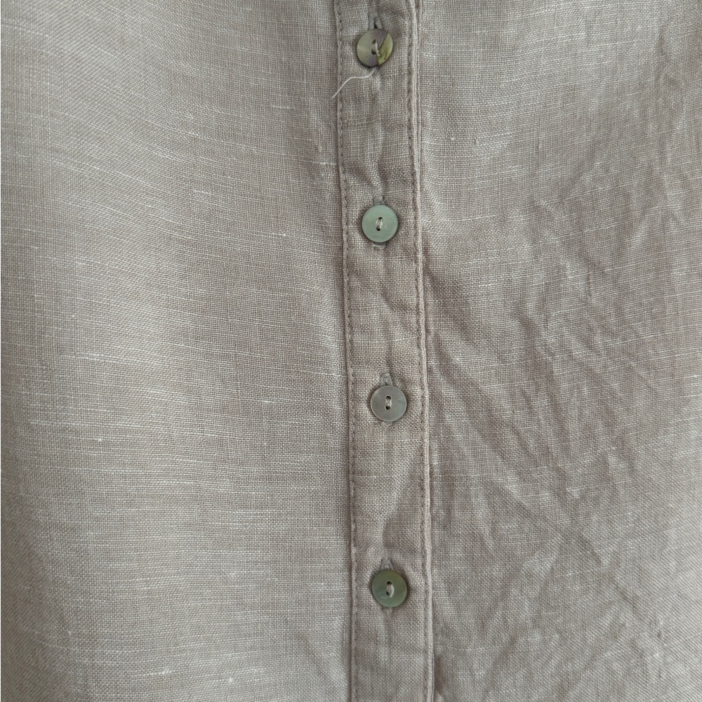 Sleeveless Beige Linen Button Down Top - Picture 3 of 4
